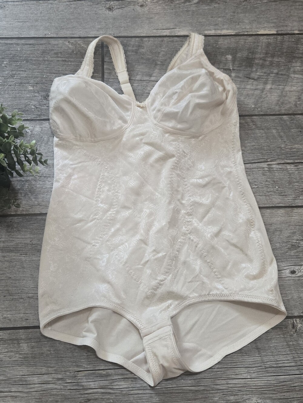 Flexees by Maidenform Cream Nude Body Shaper Slimming Bodysuit, 42C